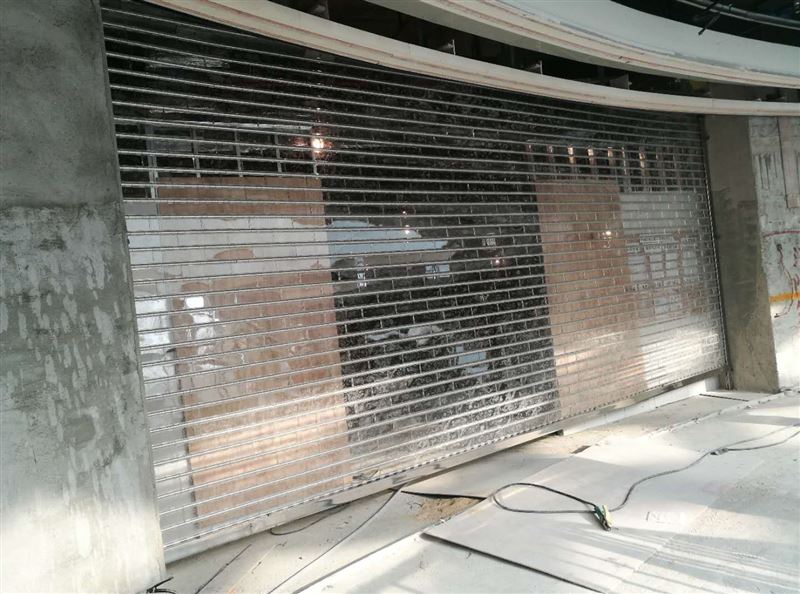 深圳本地师傅,专业做玻璃自动门、电动卷帘门多年