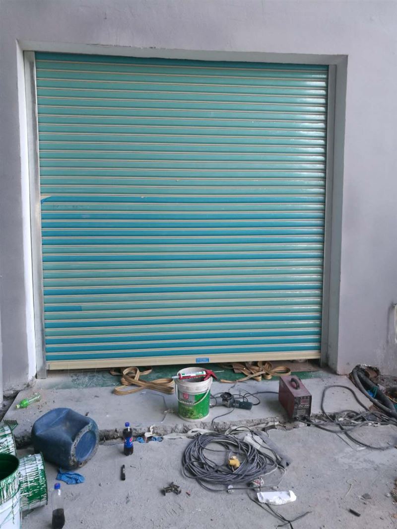 深圳本地师傅,专业做玻璃自动门、电动卷帘门多年