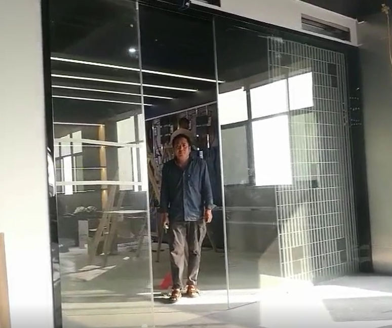 .深圳自动门安装维修感应门不开门故障抢修